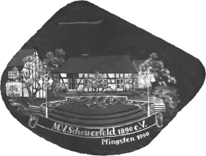 Bemalte Schiefertafel mit dem Dorfbrunnen  Geschenk an alle Gastvereine beim 100jährigen Jubiläum 1990